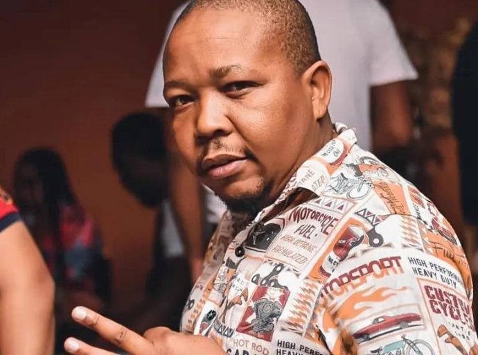 The family of legendary actor Presley Chweneyagae has confirmed that he passed away as a result of natural causes.